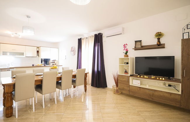 Holiday Home in Prkos With Private Pool - Foto 30
