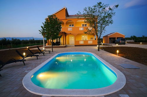 Photo 55 - Charming Holiday Home in Prkos With Swimming Pool