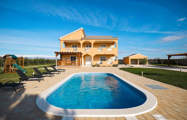 Holiday Home in Prkos With Private Pool - Foto 24