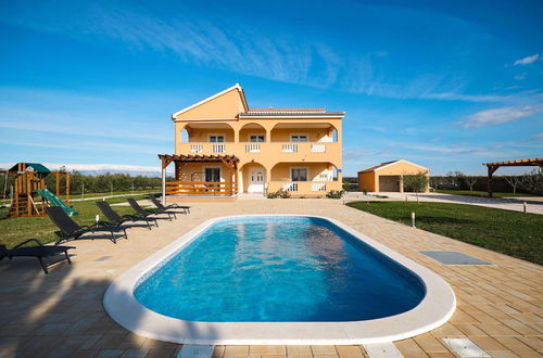 Photo 30 - Charming Holiday Home in Prkos With Swimming Pool