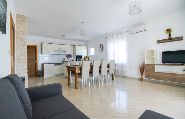 Holiday Home in Prkos With Private Pool - Foto 15