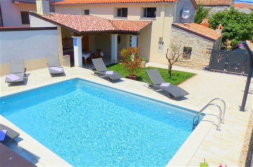 Photo 13 - Cozy Holiday Home in Valtura With Swimming Pool