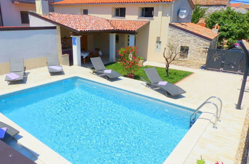 Photo 14 - Cozy Holiday Home in Valtura With Swimming Pool