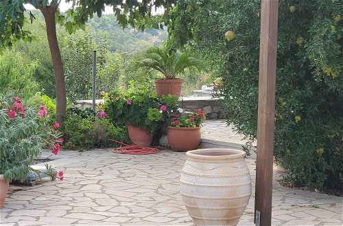 Photo 17 - Welcoming Holiday Home With Garden in Leonidio