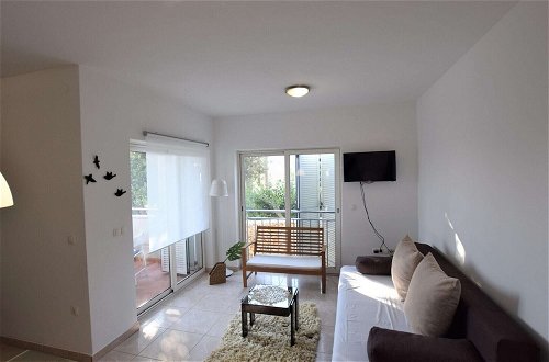 Photo 14 - Spacious Apartment in Mandre With Terrace