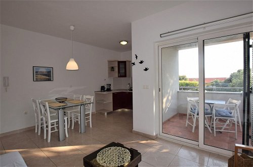 Photo 10 - Spacious Apartment in Mandre With Terrace
