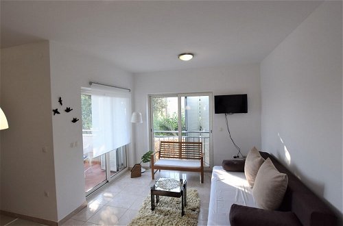 Photo 16 - Spacious Apartment in Mandre With Terrace