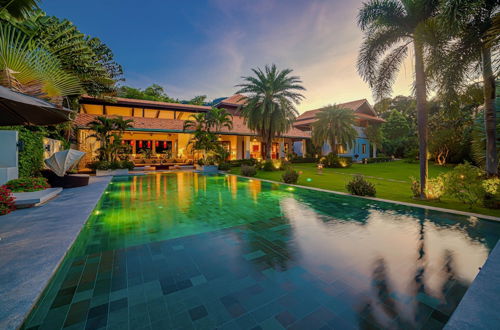 Foto 45 - Bali Style Mansion in Great Location WL2