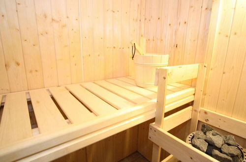 Foto 17 - Wooden Chalet in Hohentauern With Sauna