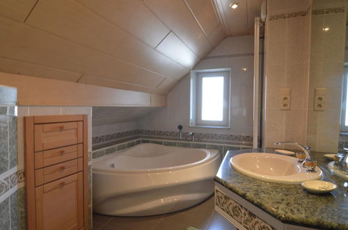 Photo 9 - Lavish Villa in Middelkerke With Sauna