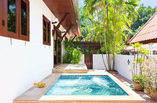 Photo 16 - Blissful Jacuzzi Living at Villa Nikkie2