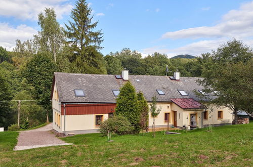 Foto 1 - Holiday Home in Lampertice With Swimming Pool