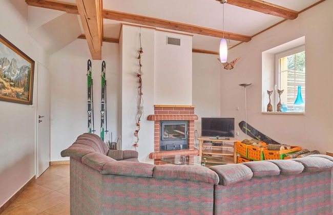 Spacious Mountain Retreat - Photo 18