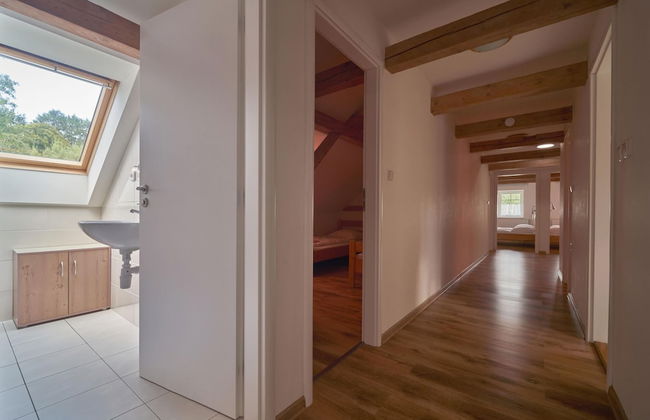 Spacious Mountain Retreat - Photo 33