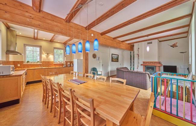 Spacious Mountain Retreat - Photo 32