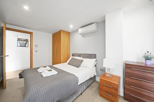 Photo 17 - Modern Apartments in Bayswater Central London WiFi & Aircon - by City Stay London