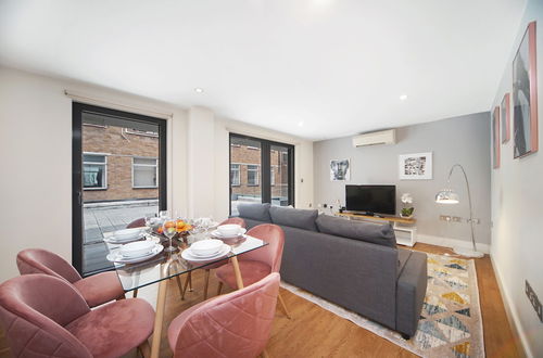 Photo 33 - Modern Apartments in Bayswater Central London WiFi & Aircon - by City Stay London