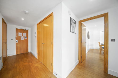 Photo 21 - Modern Apartments in Bayswater Central London WiFi & Aircon - by City Stay London