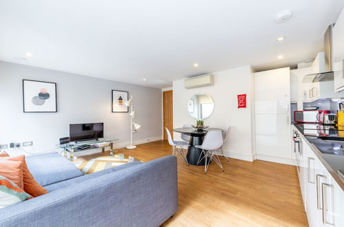 Photo 39 - Modern Apartments in Bayswater Central London WiFi & Aircon - by City Stay London