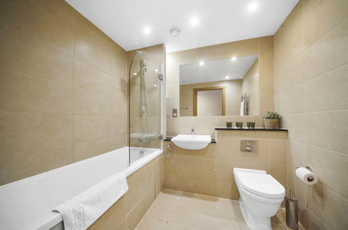 Foto 44 - Modern Apartments in Bayswater Central London WiFi & Aircon - by City Stay London