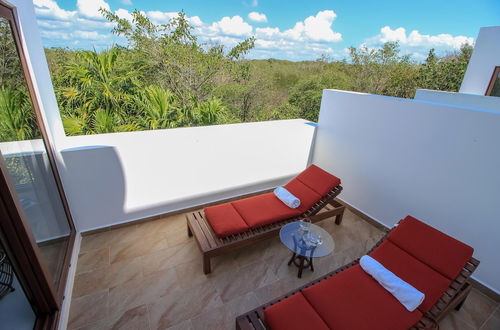 Photo 2 - Impressive House Perfect for Large Groups Rooftop Sunbeds Hot Tub Close to the Beach