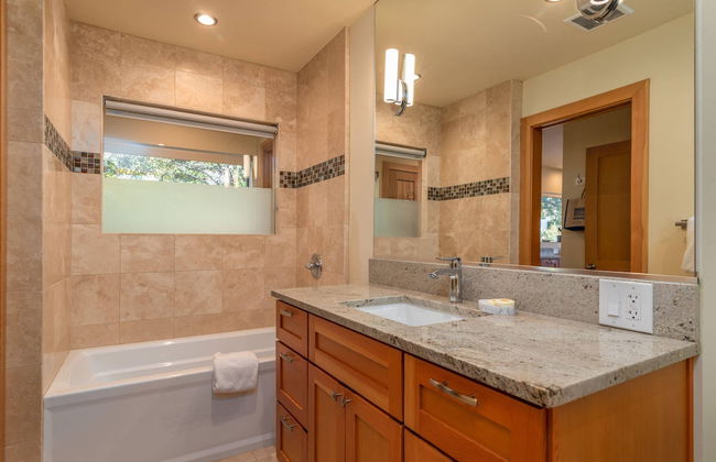 The Sixpence Beach Access Hot Tub - Photo 18