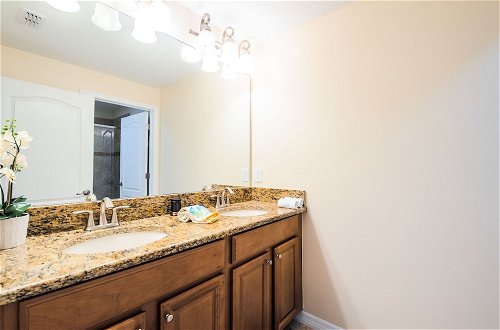 Photo 10 - Contemporary 4 Bed 3 Bath Town Home With Upgrades, Private Pool i Close to Disney, Shopping