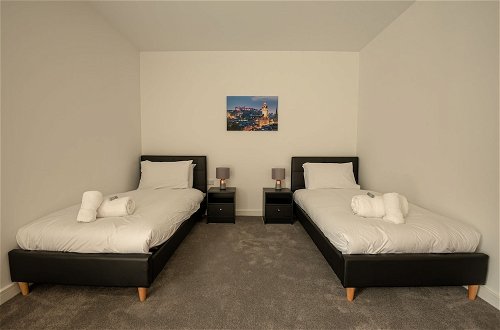 Foto 5 - Roomy Comfortable Apartment