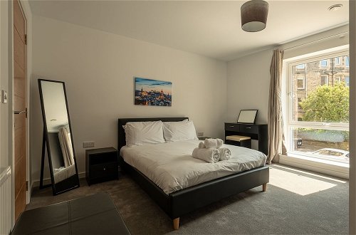 Photo 3 - Roomy Comfortable Apartment