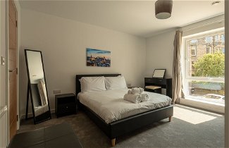 Foto 3 - Roomy Comfortable Apartment