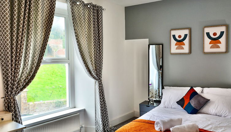 Photo 1 - Captivating 3-bed House in Swansea Town Center