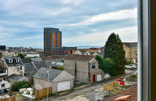Captivating 3-bed House in Swansea Town Center - Foto 18