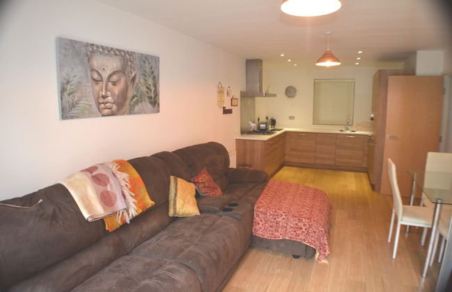360 Serviced Accommodations - Brentwood 2 Bedroom Executive Apartment With Secure Parking - Foto 16