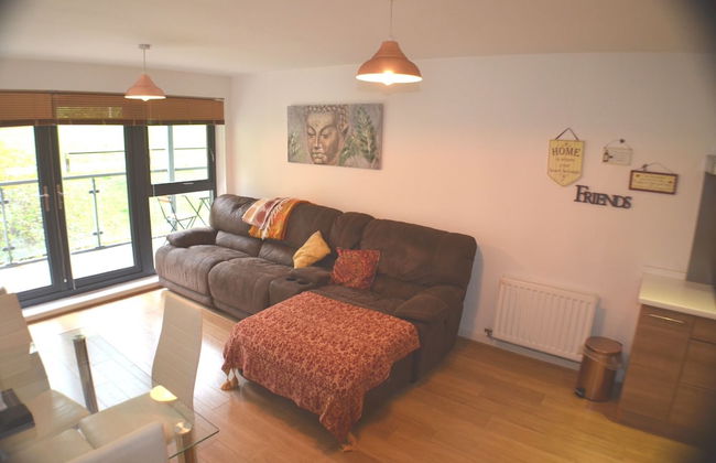 360 Serviced Accommodations - Brentwood 2 Bedroom Executive Apartment With Secure Parking - Foto 1