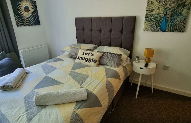 360 Serviced Accommodations - Brentwood 2 Bedroom Executive Apartment With Secure Parking - Foto 2