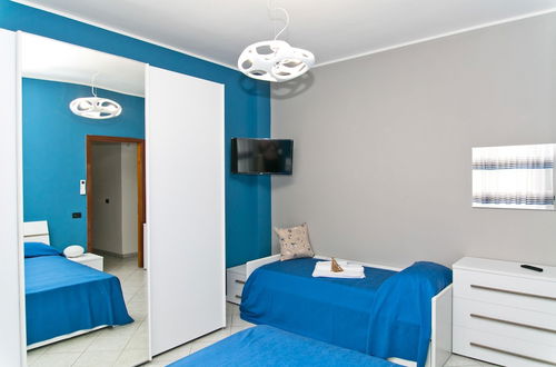 Photo 2 - BlueMarine Apartment