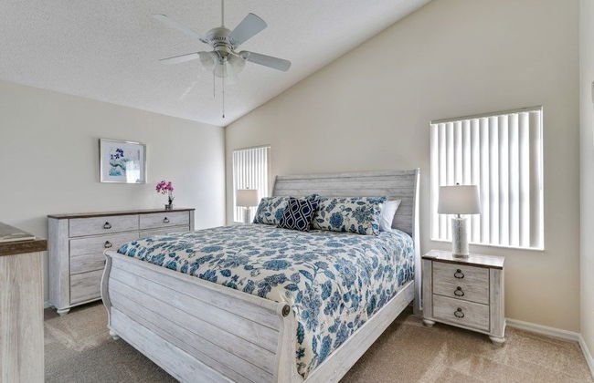 4BR Pool Home in Orange Tree by SHV - Foto 3