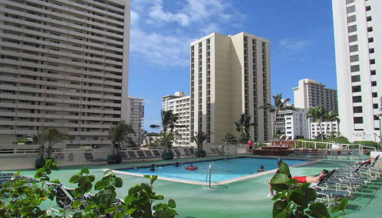 Photo 1 - Waikiki Banyan - Walk to the Beach