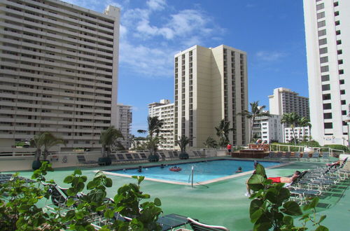 Foto 1 - Waikiki Banyan - Walk to the Beach