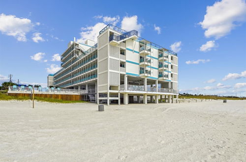 Photo 41 - Fontainebleau Terrace by Book That Condo