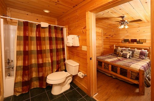 Foto 2 - Big Pine Lodge - Six Bedroom Cabin