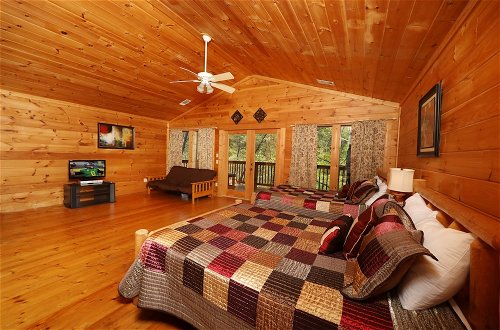 Photo 10 - Big Pine Lodge - Six Bedroom Cabin