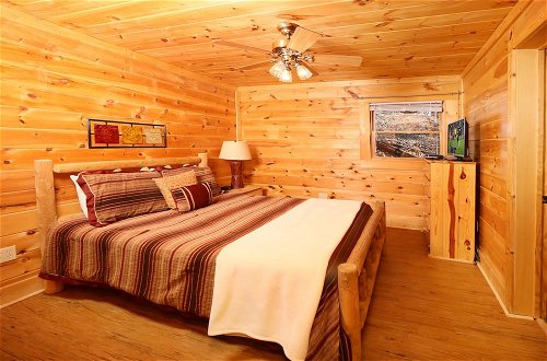 Foto 11 - Big Pine Lodge - Six Bedroom Cabin