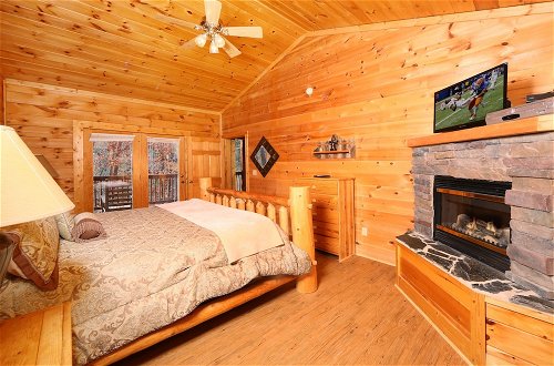 Foto 15 - Big Pine Lodge - Six Bedroom Cabin