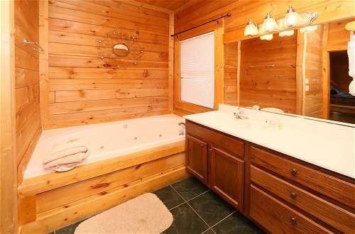 Photo 33 - Big Pine Lodge - Six Bedroom Cabin