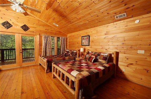 Foto 13 - Big Pine Lodge - Six Bedroom Cabin