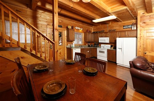 Foto 16 - Big Pine Lodge - Six Bedroom Cabin