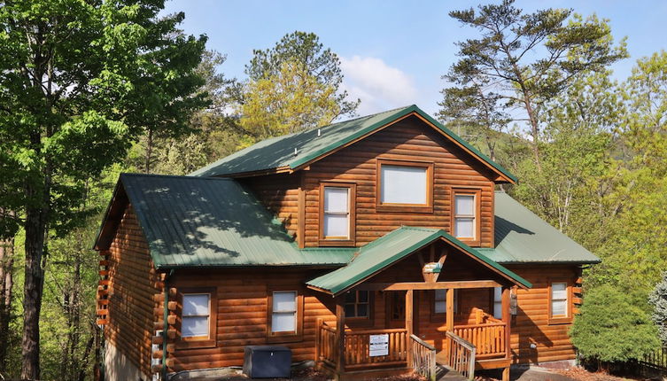 Photo 1 - Big Pine Lodge - Six Bedroom Cabin