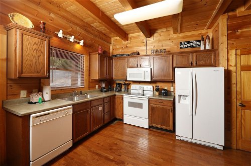 Photo 18 - Big Pine Lodge - Six Bedroom Cabin