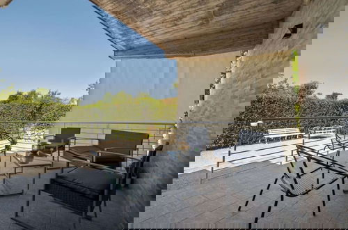 Foto 19 - Belvilla by OYO Modern Villa in Nissoria With Pool